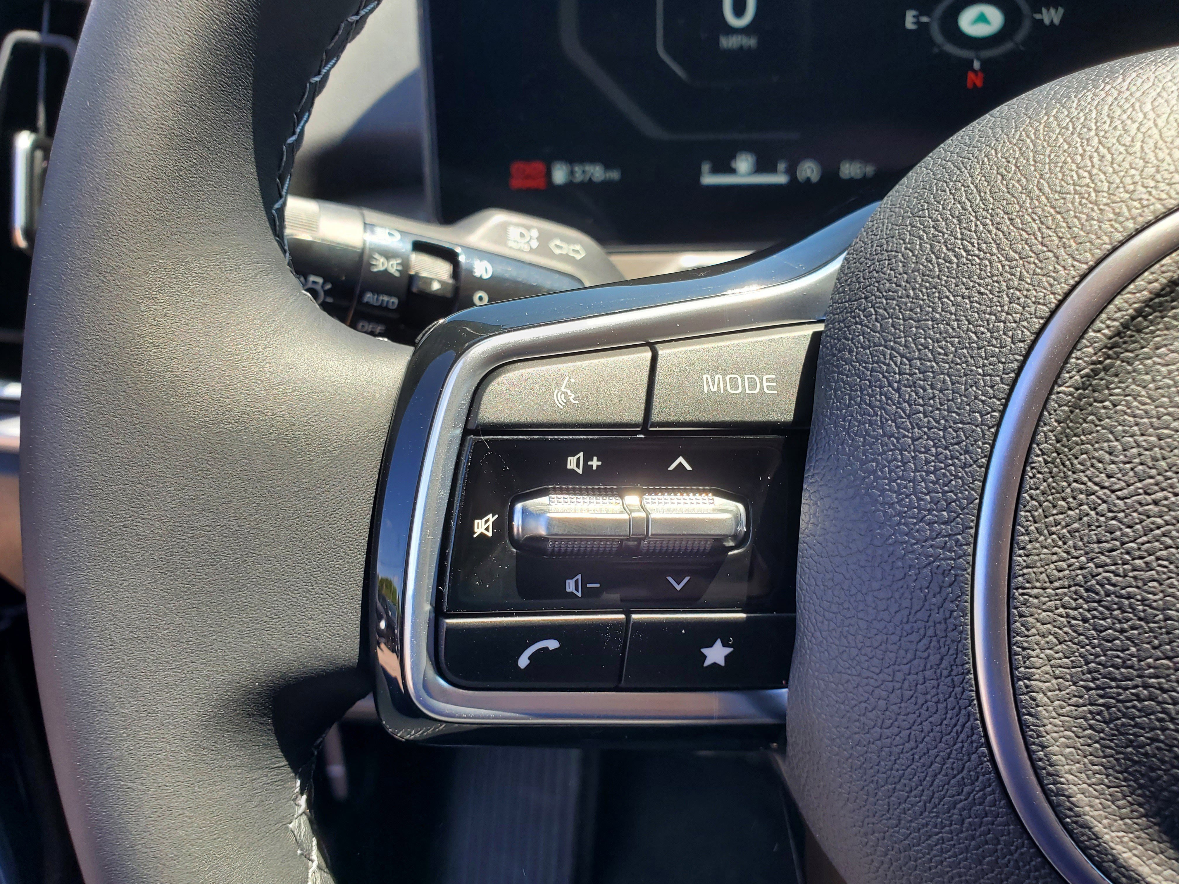 New 2025 Kia Sorento SX image 17