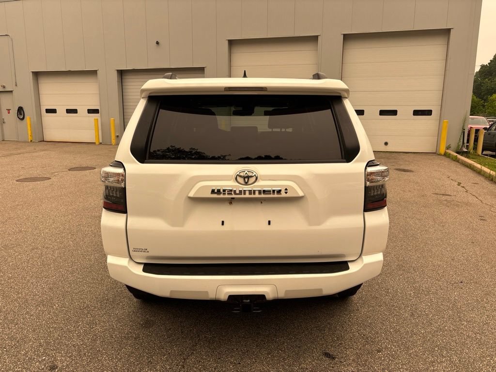 Used 2023 Toyota 4Runner SR5 AWD/4WD image 5