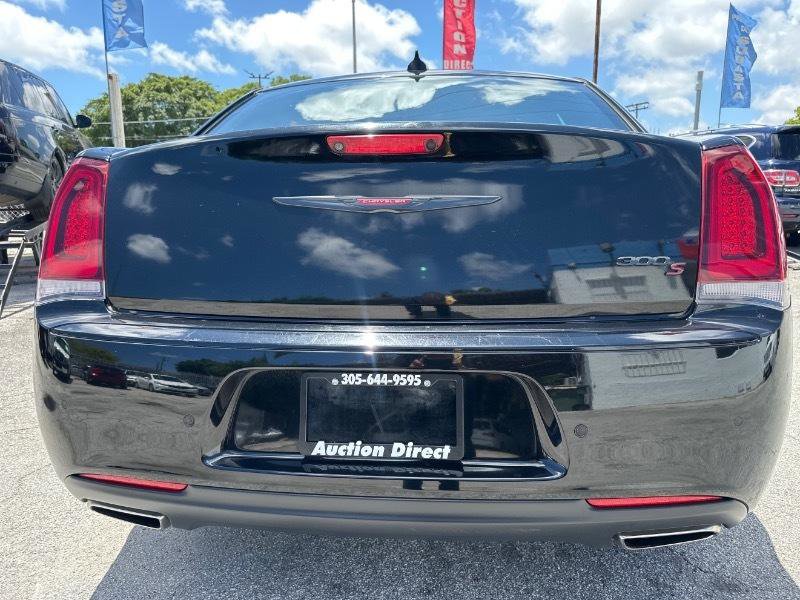 Used 2021 Chrysler 300 S image 4