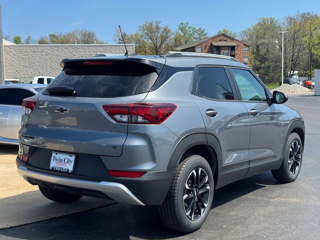 Used 2021 Chevrolet TrailBlazer LT w/ Convenience Package image 3