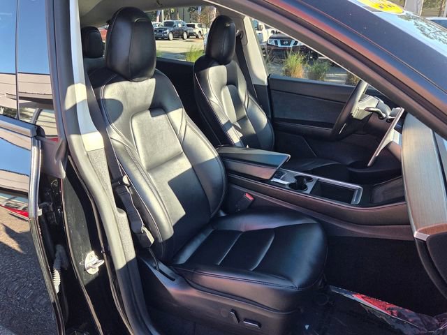 Used 2021 Tesla Model Y Long Range image 16