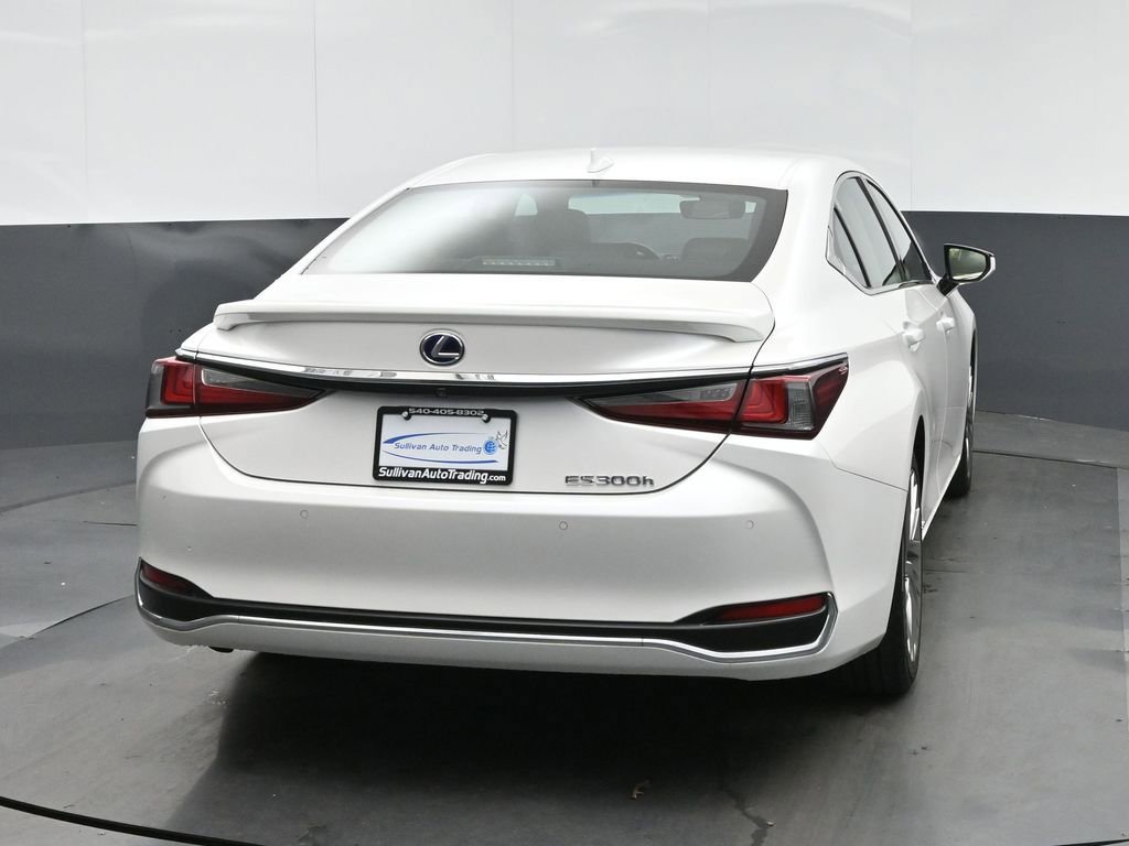 Used 2020 Lexus ES 300h w/ Accessory Package FWD image 6