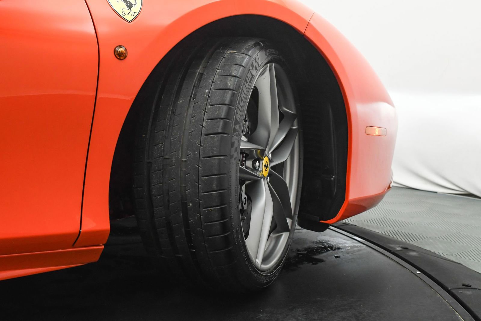 Used 2019 Ferrari 488 Spider image 35