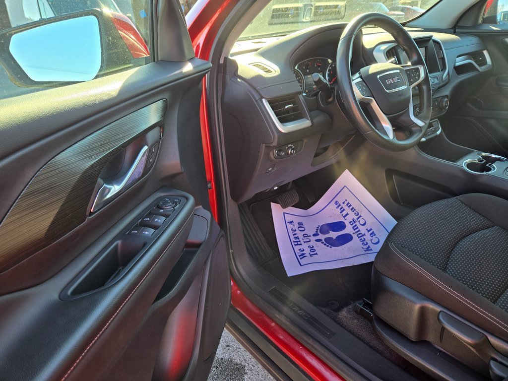 Used 2024 GMC Terrain SLE image 6