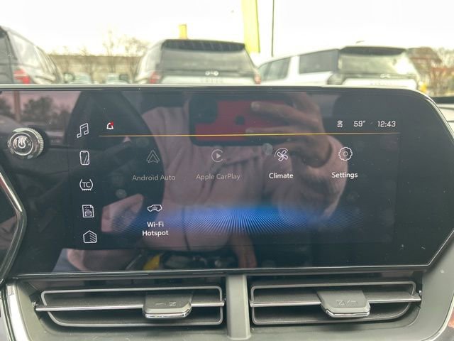 Certified 2025 Chevrolet Trax RS image 22