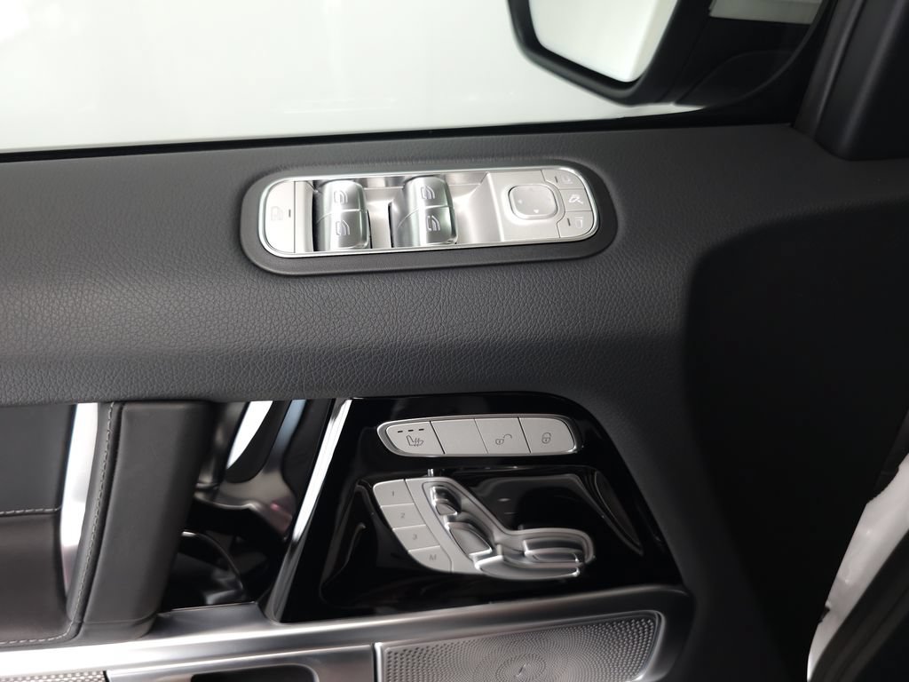 Certified 2025 Mercedes-Benz G 550 image 6