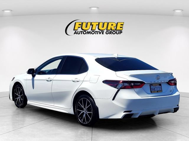 Used 2023 Toyota Camry SE w/ Convenience Package FWD image 5