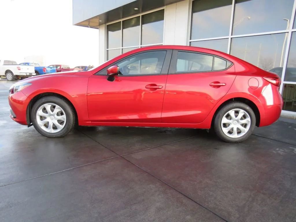 Used 2016 MAZDA MAZDA3 i Sport FWD image 4