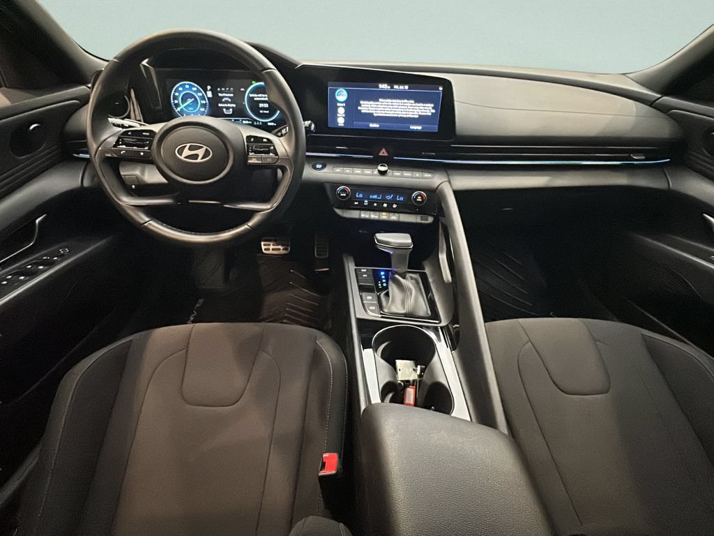 Used 2025 Hyundai Elantra SEL FWD image 20