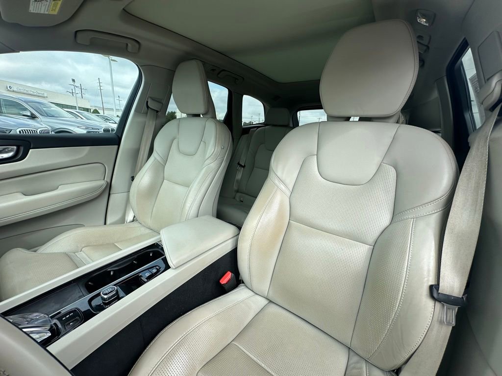 Used 2022 Volvo XC60 B5 Inscription w/ Advanced Package image 11
