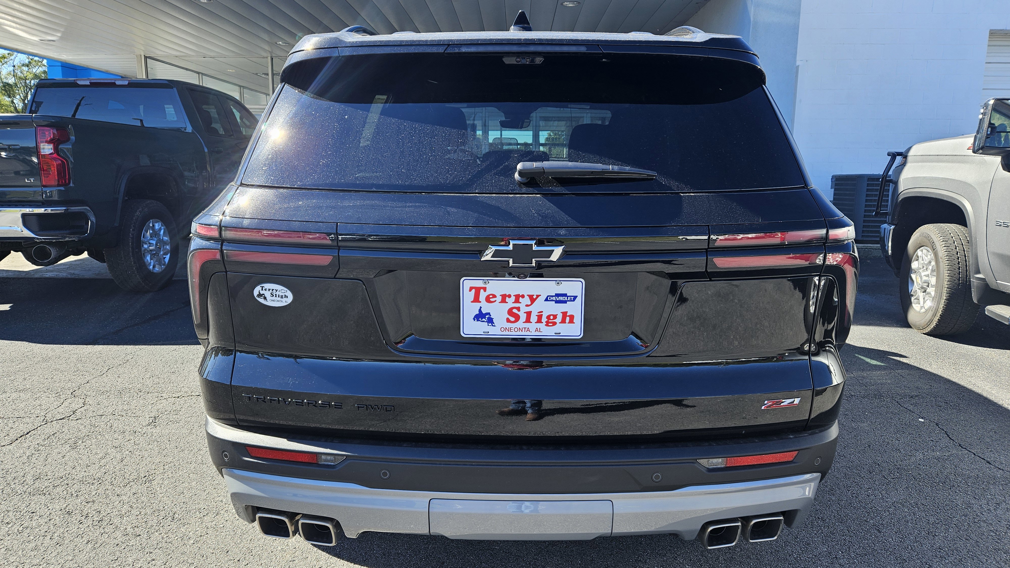 New 2026 Chevrolet Traverse Z71 w/ Enhanced Driving Package image 7