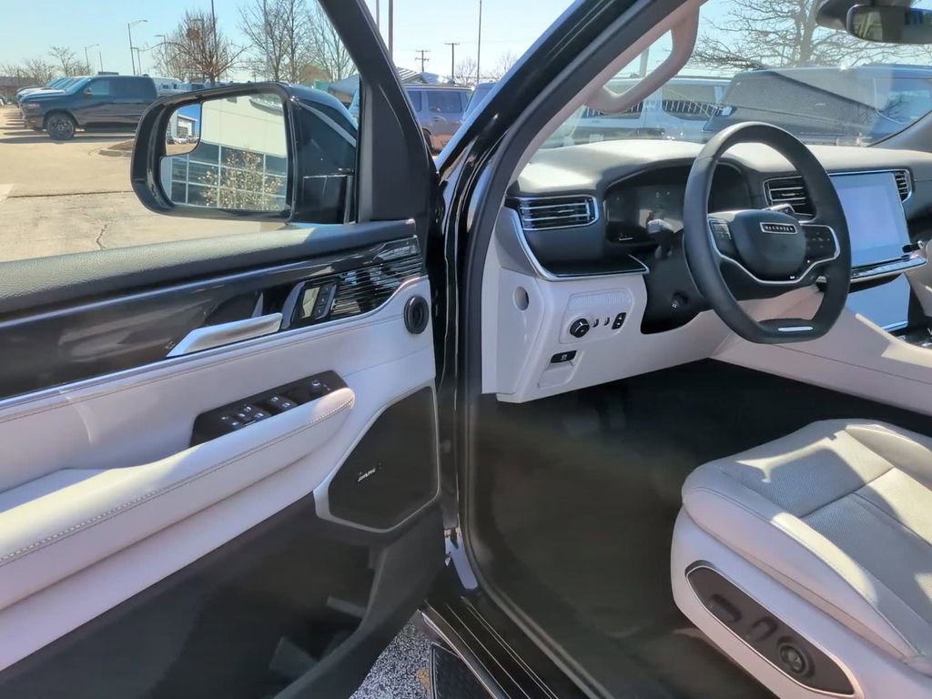 New 2024 Jeep Wagoneer 4WD w/ Premium Group I image 17