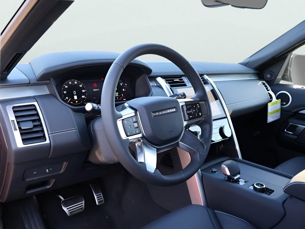 New 2026 Land Rover Discovery Limited Edition image 18