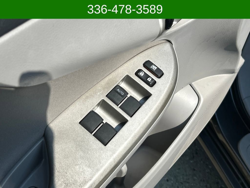Used 2013 Toyota Corolla LE image 11