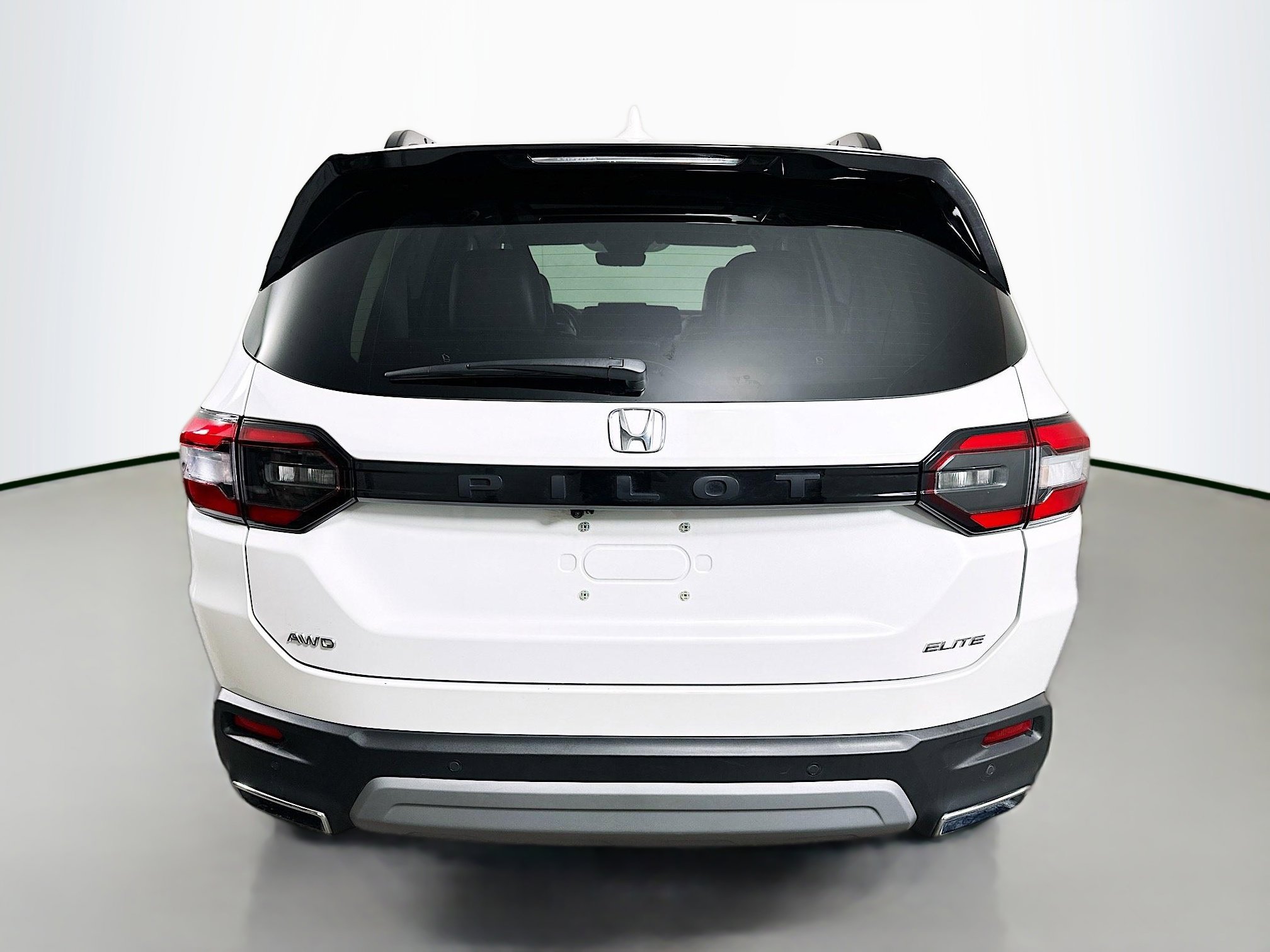 Used 2025 Honda Pilot Elite image 6