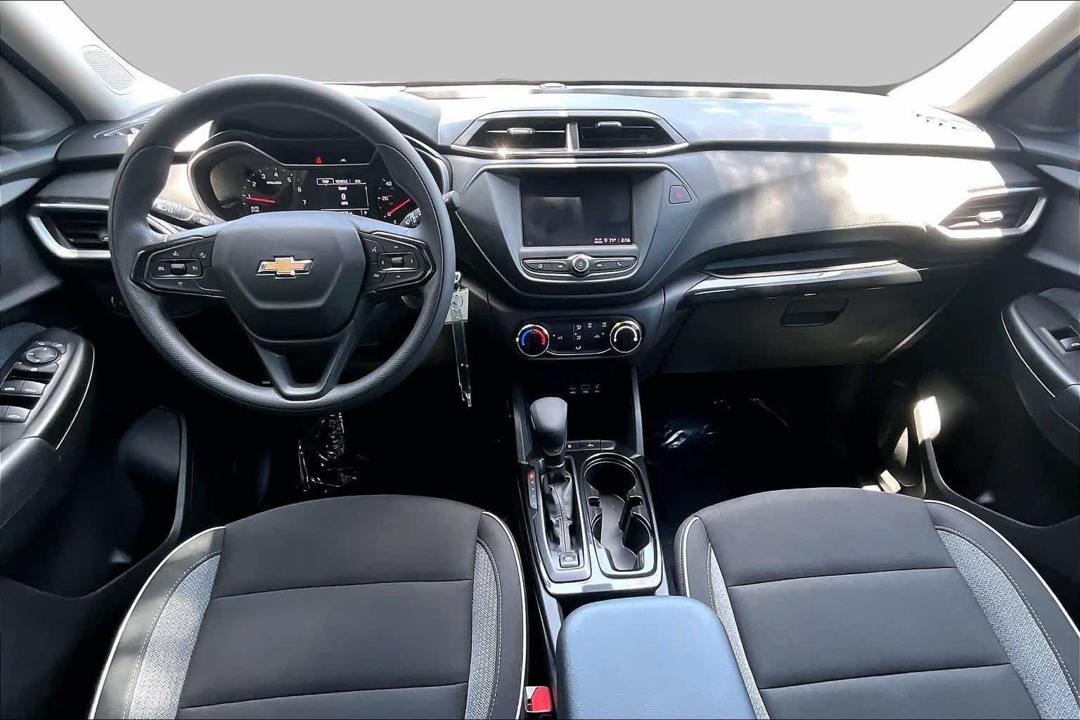 Used 2023 Chevrolet TrailBlazer LS FWD image 16
