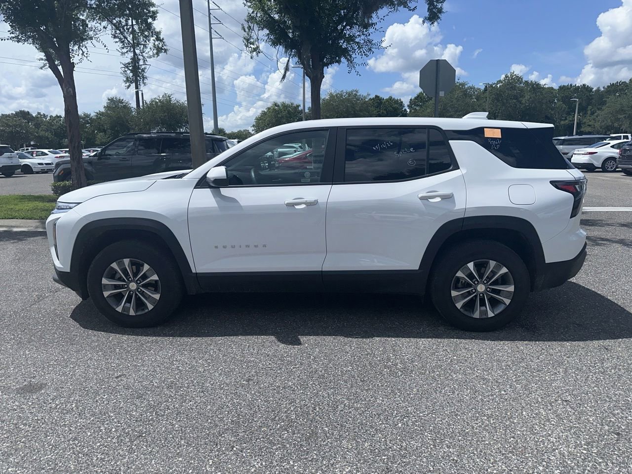 Used 2026 Chevrolet Equinox LT FWD image 2