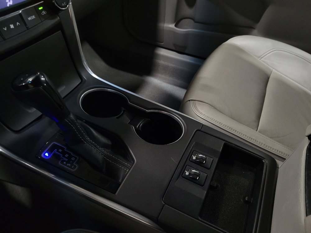 Used 2015 Toyota Camry XLE image 26