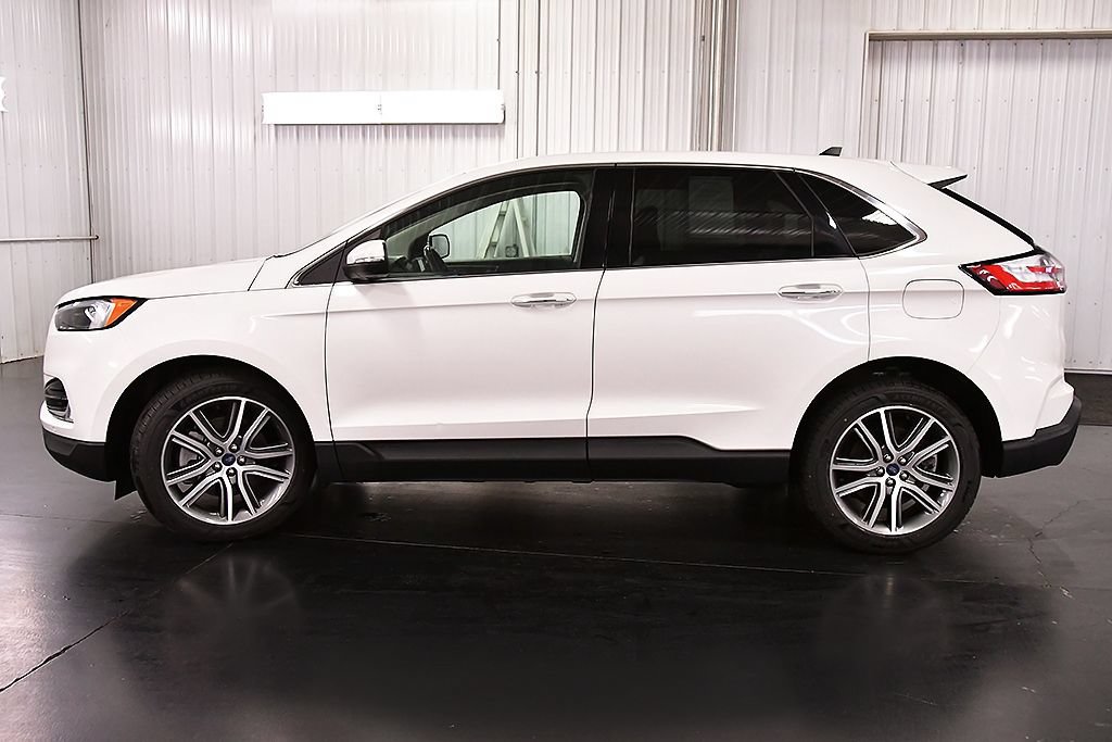 Used 2022 Ford Edge Titanium AWD/4WD image 4