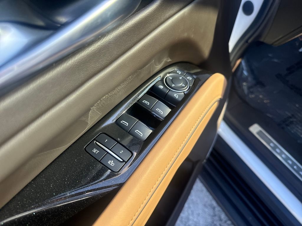 Used 2023 Cadillac Escalade Premium Luxury w/ Performance Package image 12