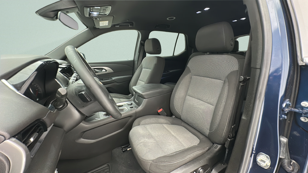 Used 2023 Chevrolet Traverse LT AWD/4WD image 12