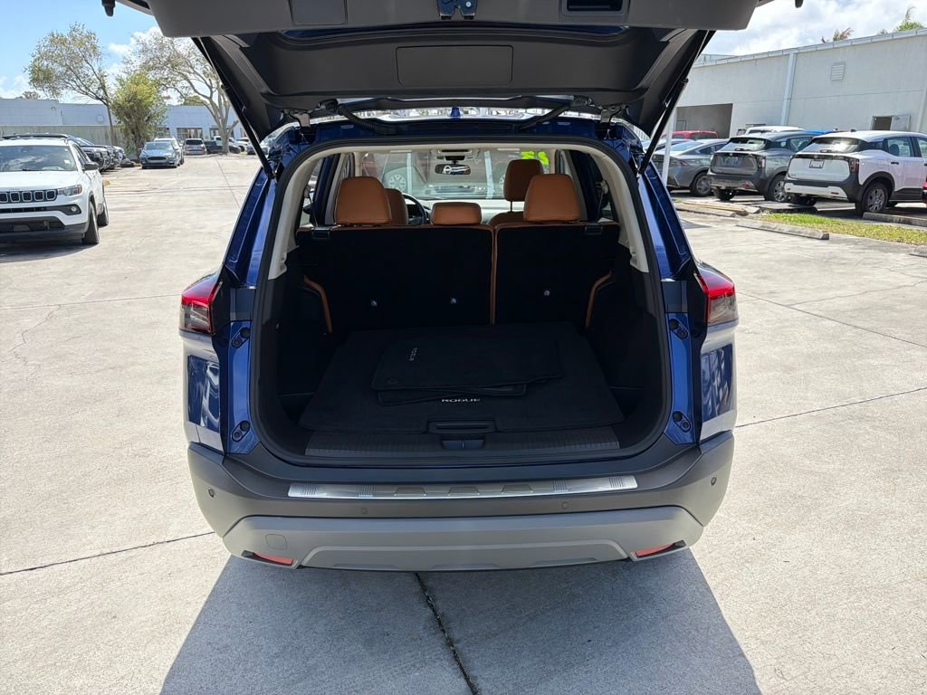 Certified 2023 Nissan Rogue SV image 32