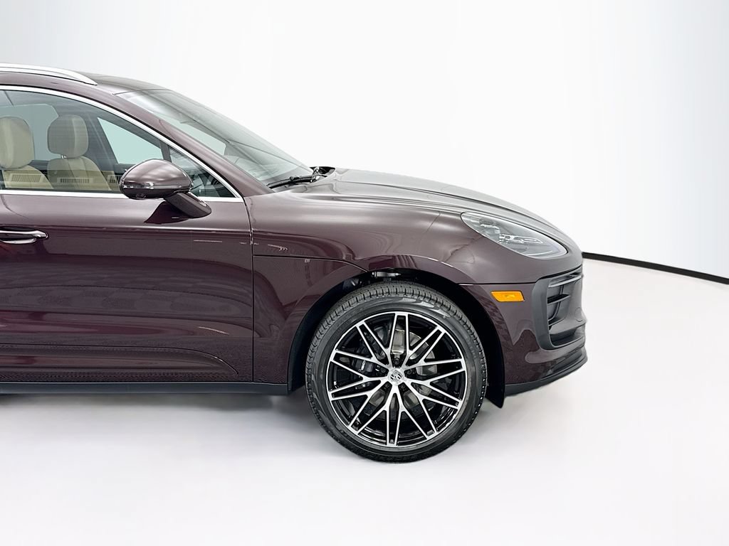 Used 2026 Porsche Macan AWD/4WD image 11