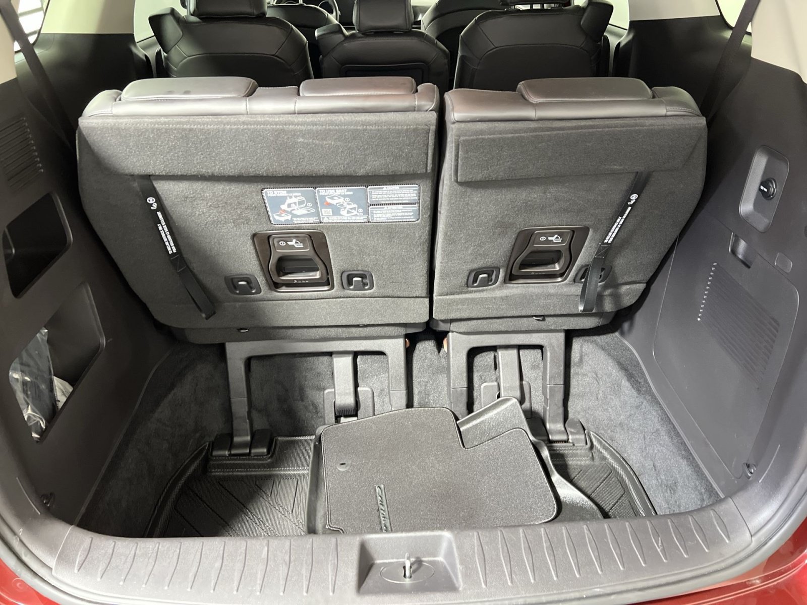 Used 2024 Kia Carnival LX FWD image 25