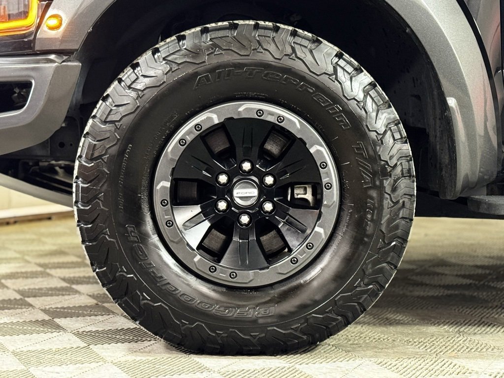 Used 2018 Ford F150 Raptor w/ Equipment Group 802A Luxury image 2