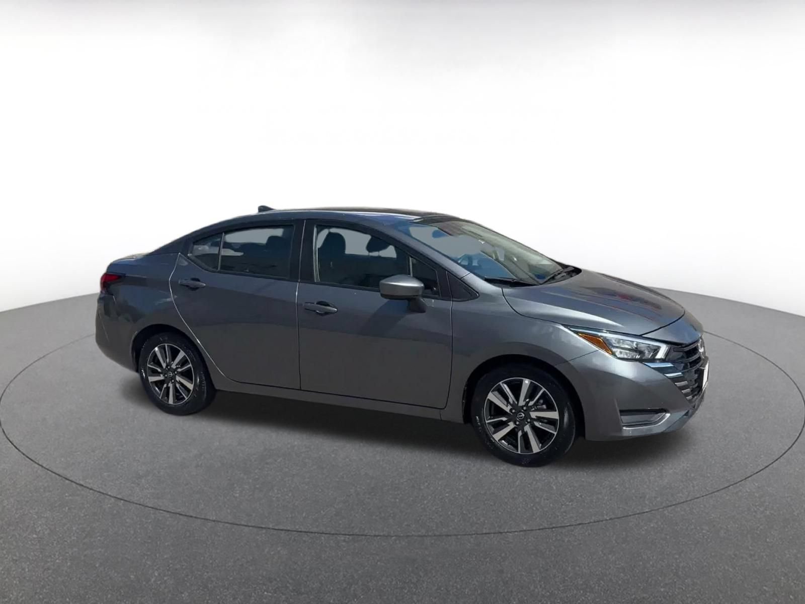 Used 2025 Nissan Versa SV FWD video 2