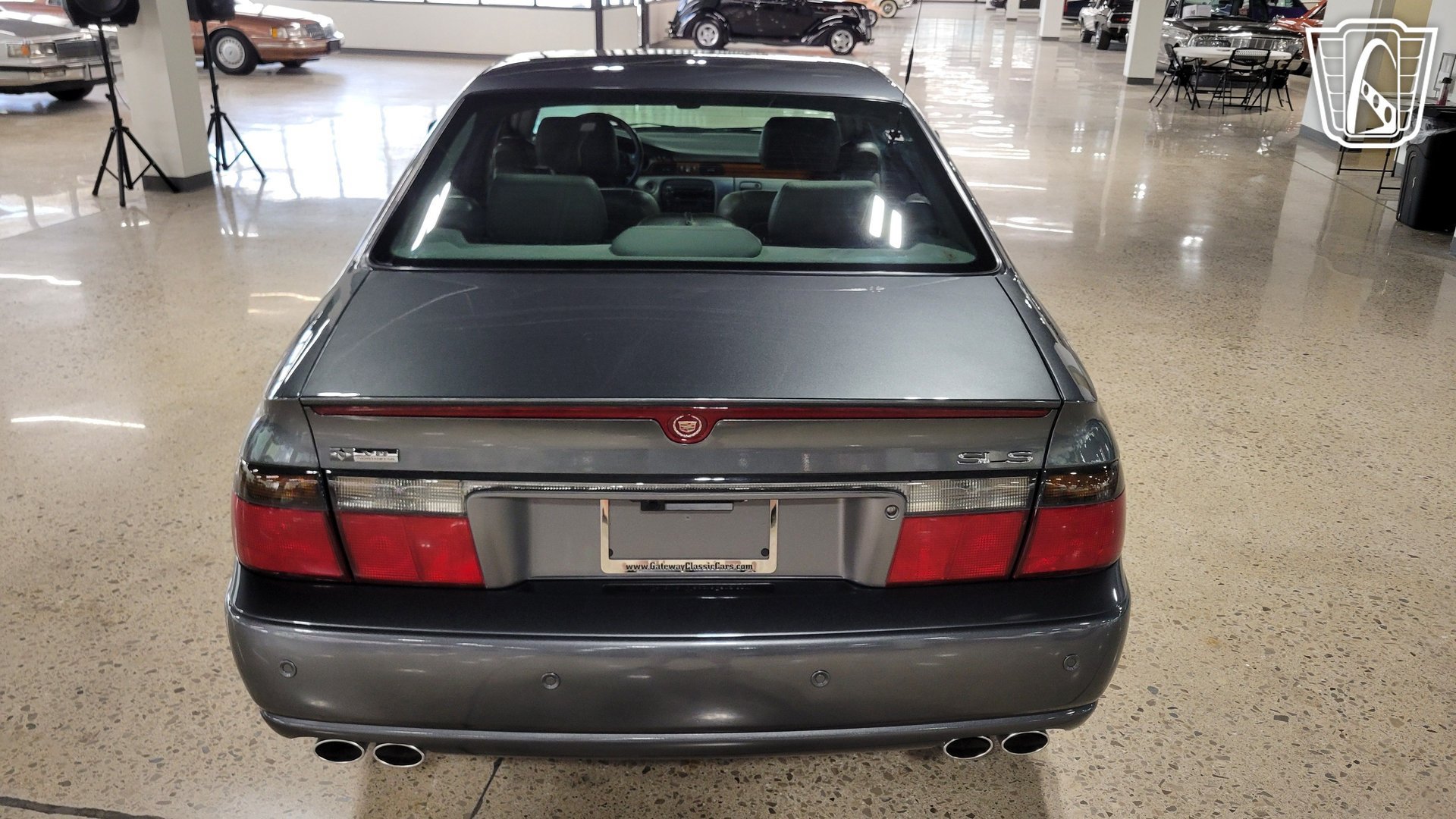 Used 2004 Cadillac Seville SLS w/ Preferred Equipment Group FWD image 32