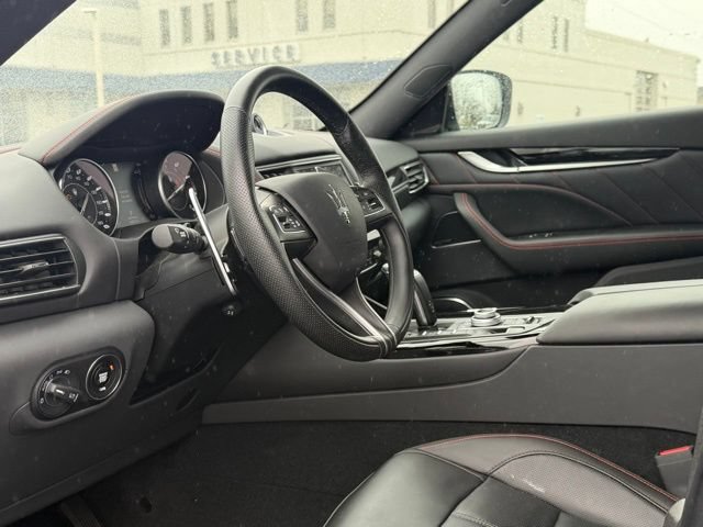 Used 2024 Maserati Levante GT Ultima AWD/4WD image 8