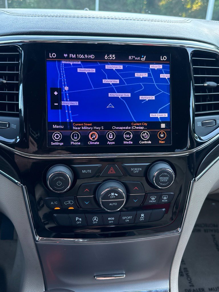 Used 2019 Jeep Grand Cherokee Overland AWD/4WD image 24