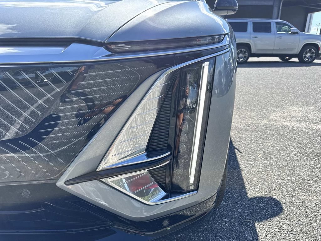 Certified 2024 Cadillac Lyriq Tech AWD/4WD image 8