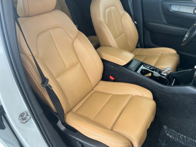 Used 2019 Volvo XC40 T5 Inscription image 15