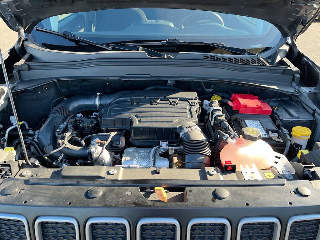 Used 2023 Jeep Renegade Latitude w/ Premium Group image 28