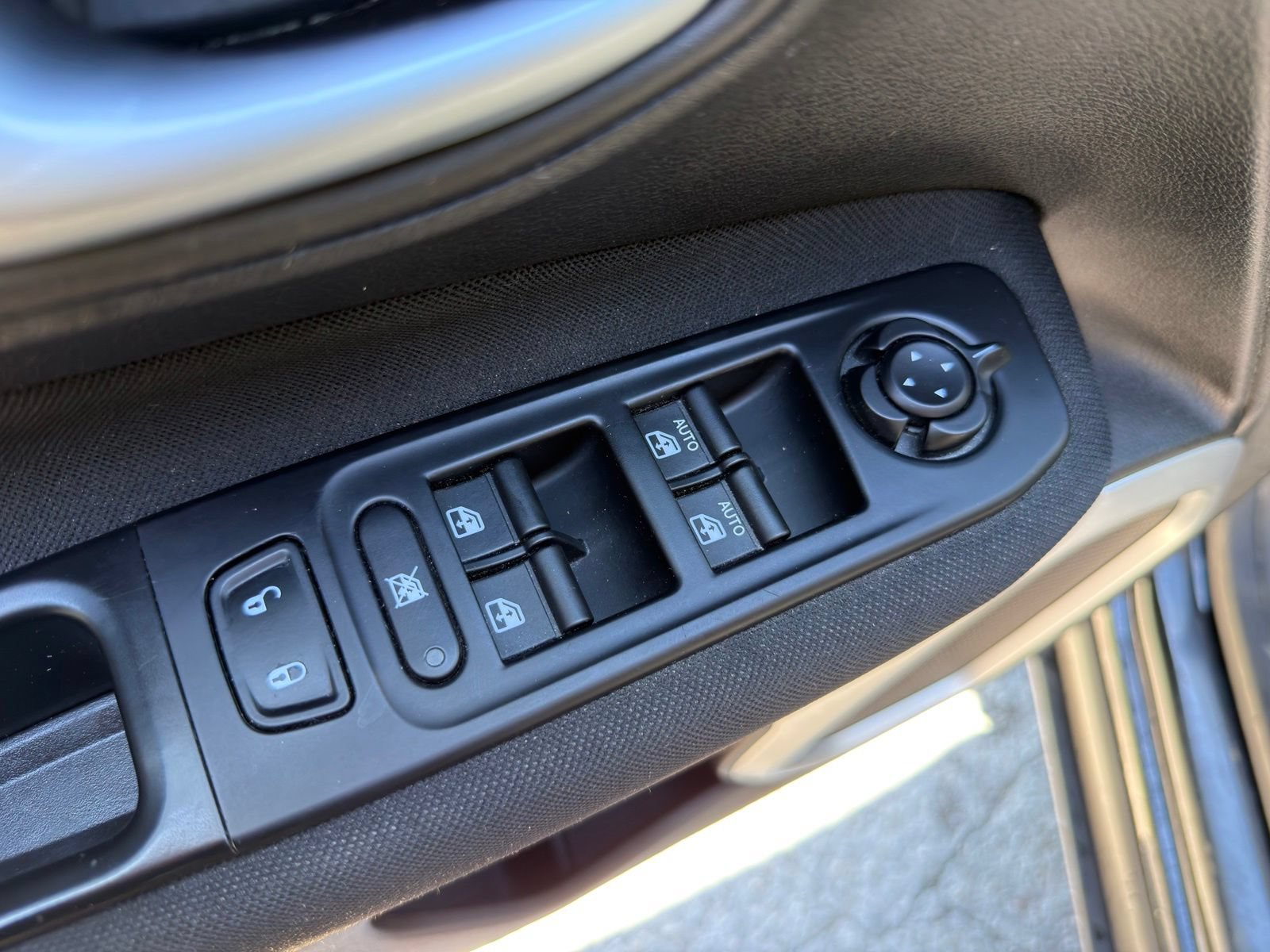 Used 2018 Jeep Renegade Latitude w/ Cold Weather Group AWD/4WD image 15