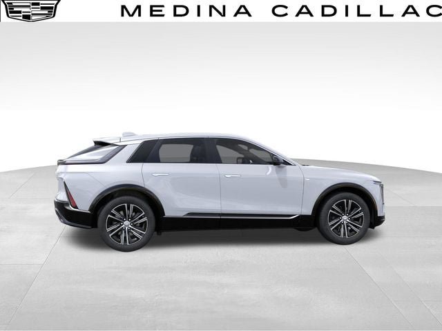 New 2027 Cadillac Lyriq Luxury w/ LPO, Floor Liner Package AWD/4WD image 5