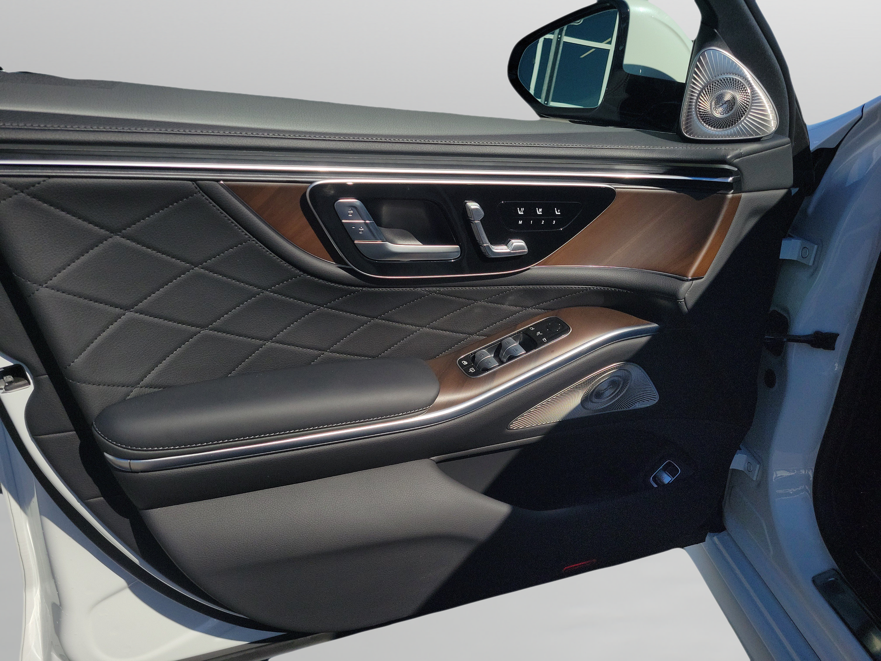 New 2027 Mercedes-Benz S 580 4MATIC Sedan image 16