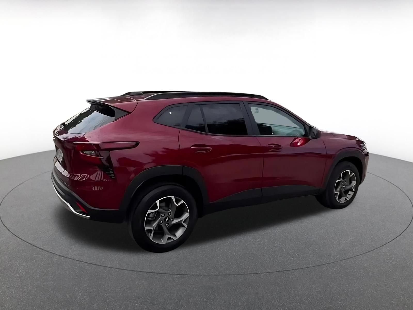 Used 2025 Chevrolet Trax LT w/ LT Convenience Package FWD image 14
