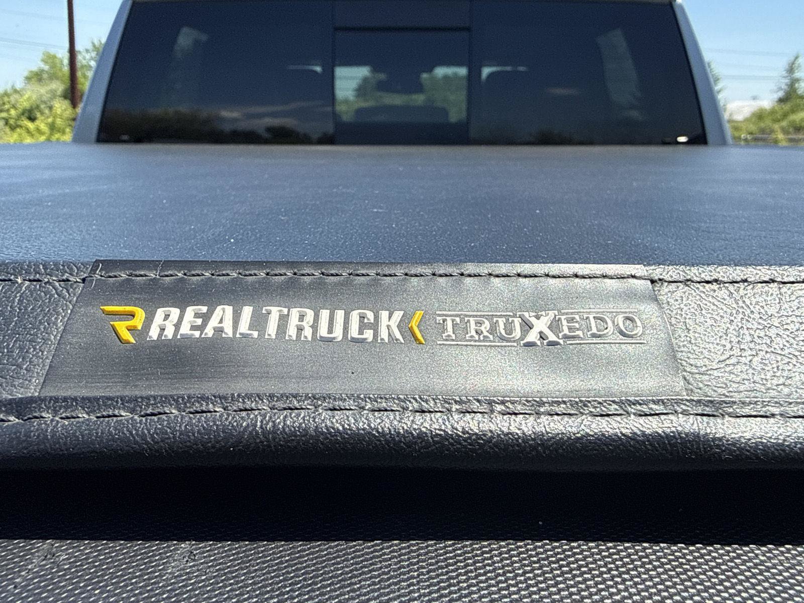 Used 2024 GMC Sierra 1500 AT4 w/ AT4 Premium Package AWD/4WD image 6