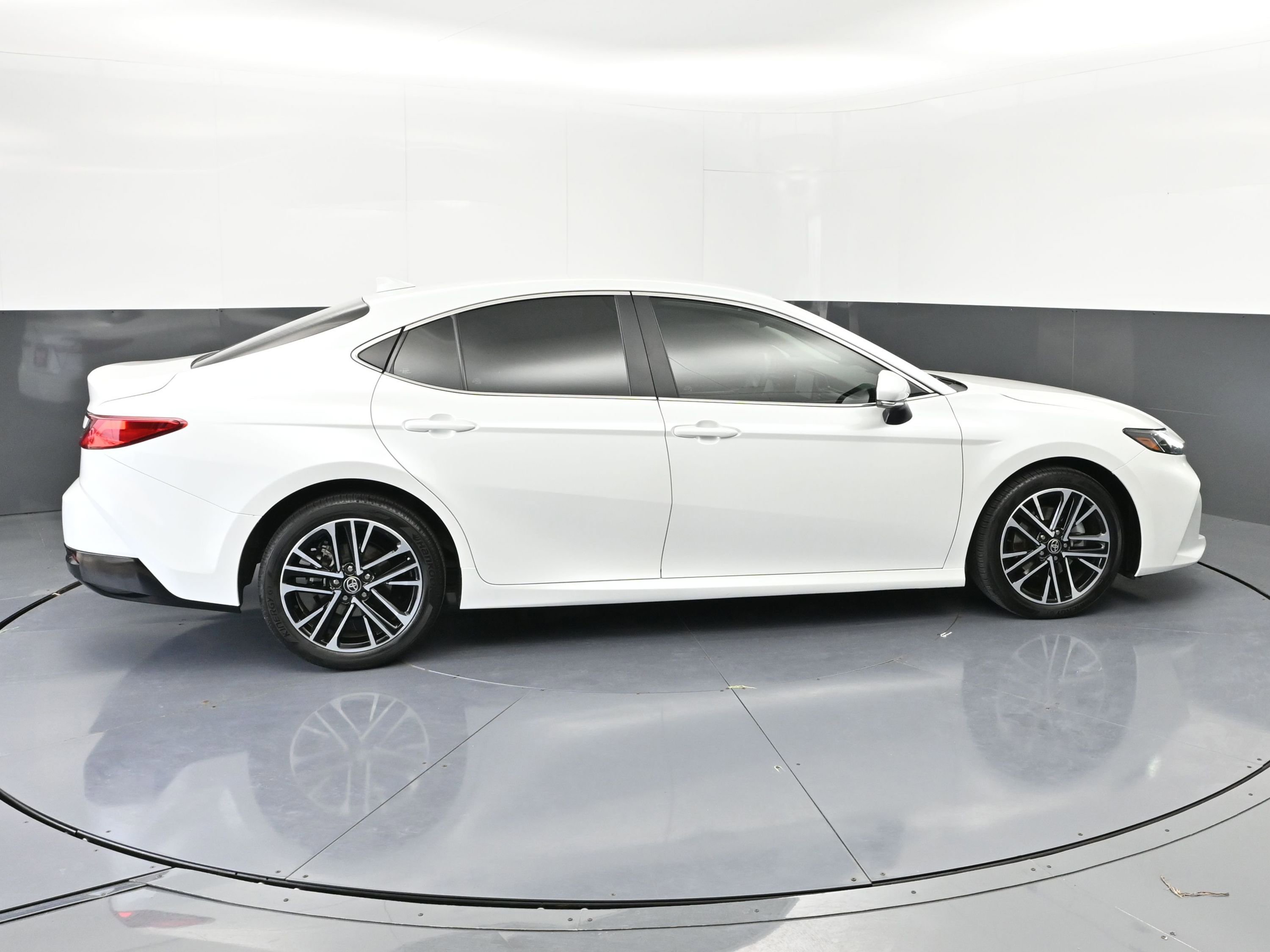 Certified 2025 Toyota Camry XLE image 27