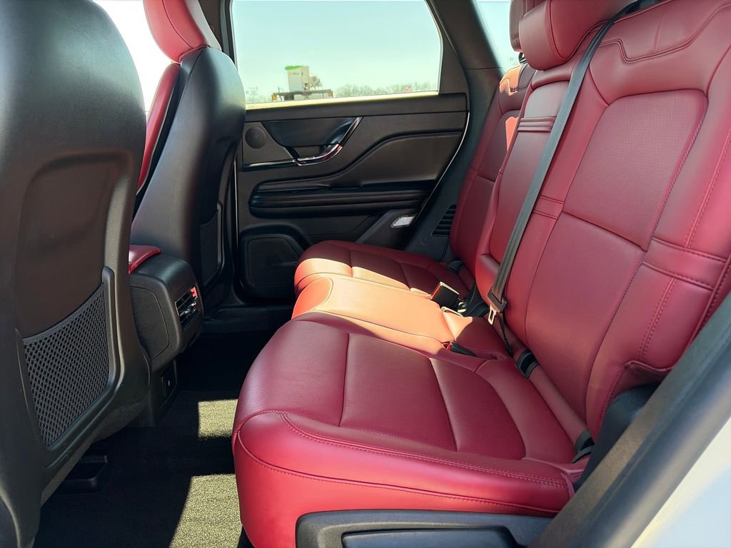 Used 2025 Lincoln Corsair Grand Touring image 32