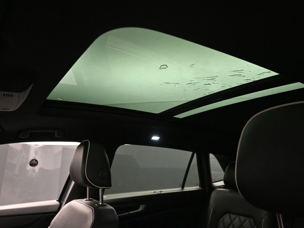 Used 2024 Volkswagen Atlas Cross Sport SEL Premium R-Line image 18