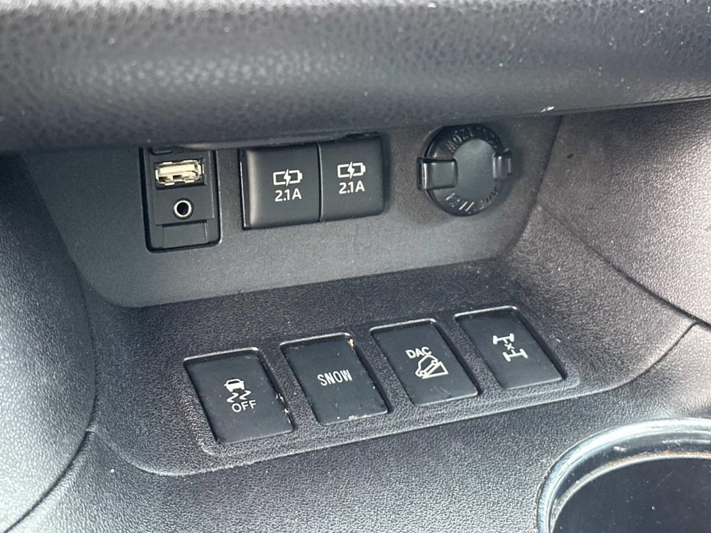 Used 2018 Toyota Highlander XLE AWD/4WD image 18
