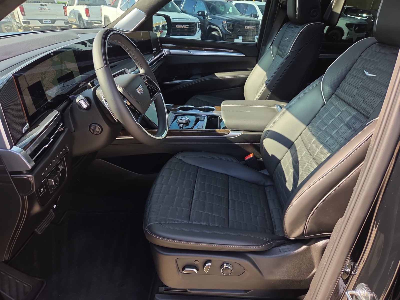 Used 2026 Cadillac Escalade Platinum Sport w/ LPO, ONYX Package AWD/4WD image 20