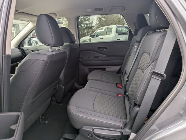 New 2026 Nissan Pathfinder SV image 7