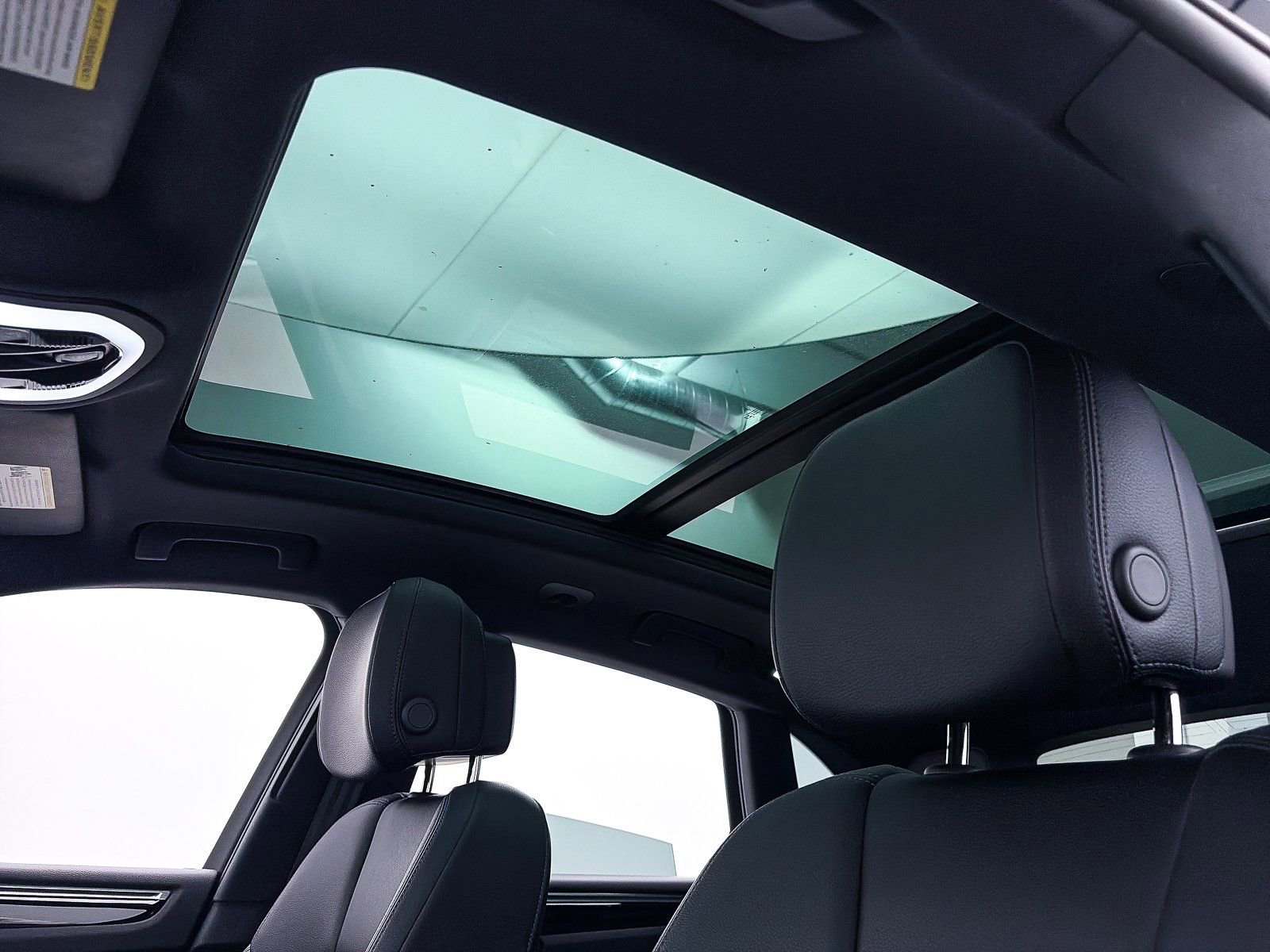 Used 2024 Porsche Macan image 5