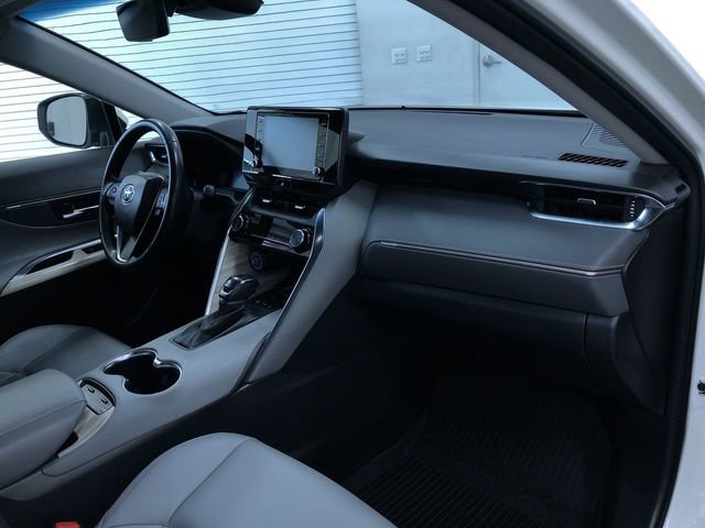 Certified 2022 Toyota Venza XLE image 25