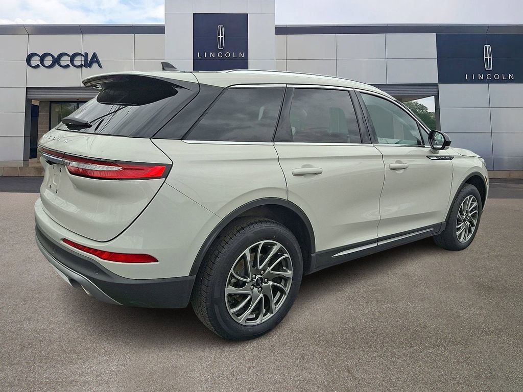 Certified 2022 Lincoln Corsair AWD w/ Equipment Group 101A image 4